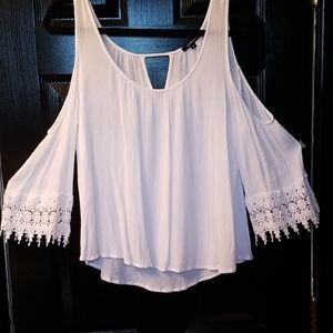5/$35 Cold shoulder Blouse
